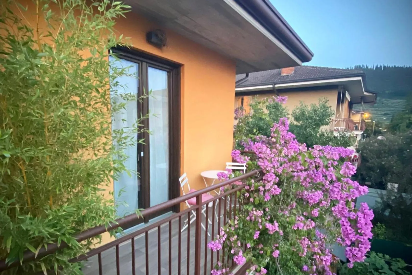 Welcome Traveller Divine Cecile Garda  Guest house
