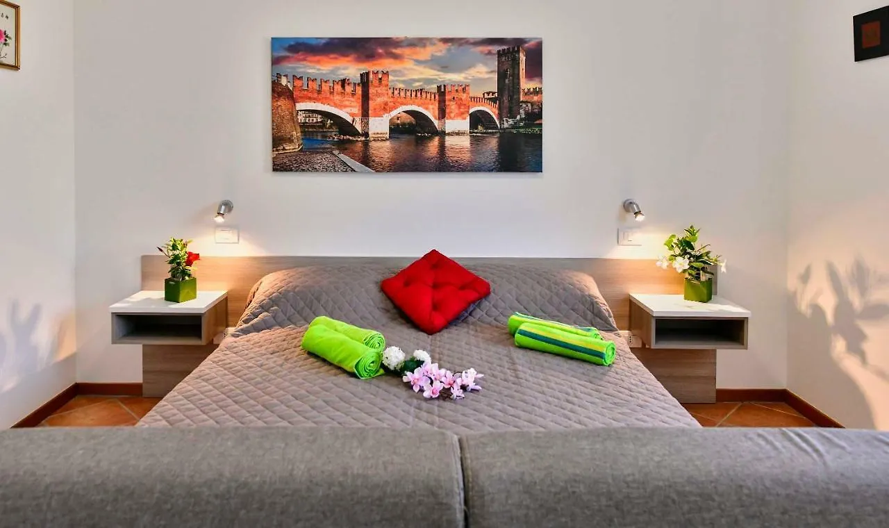 Welcome Traveller Divine Cecile Garda  0*, Garda (Verona) Italy