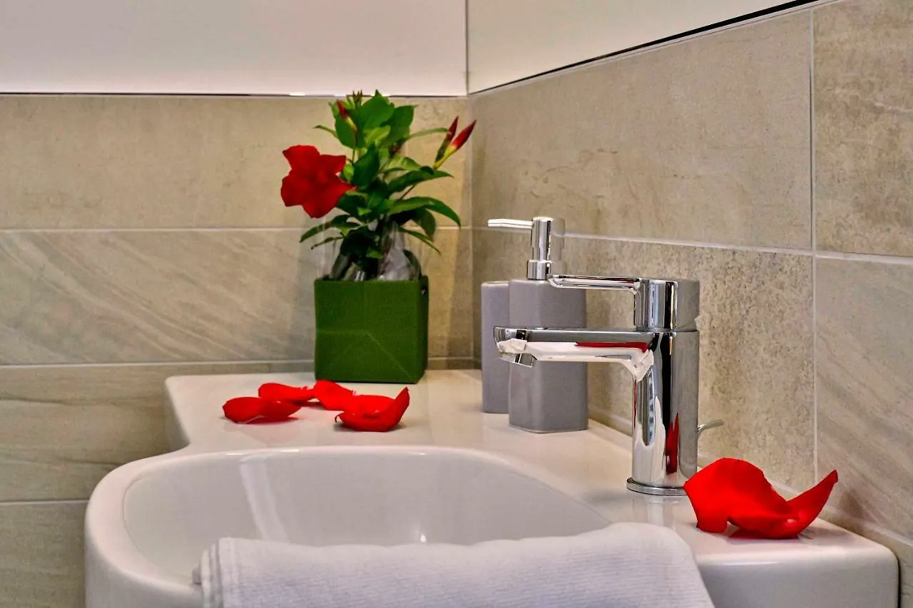 Welcome Traveller Divine Cecile Garda  0*, Garda (Verona) Italy