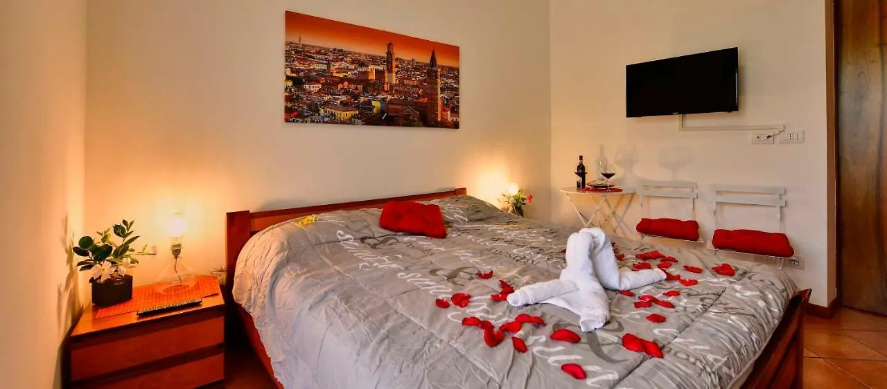 Welcome Traveller Divine Cecile Garda  Guest house Garda (Verona)