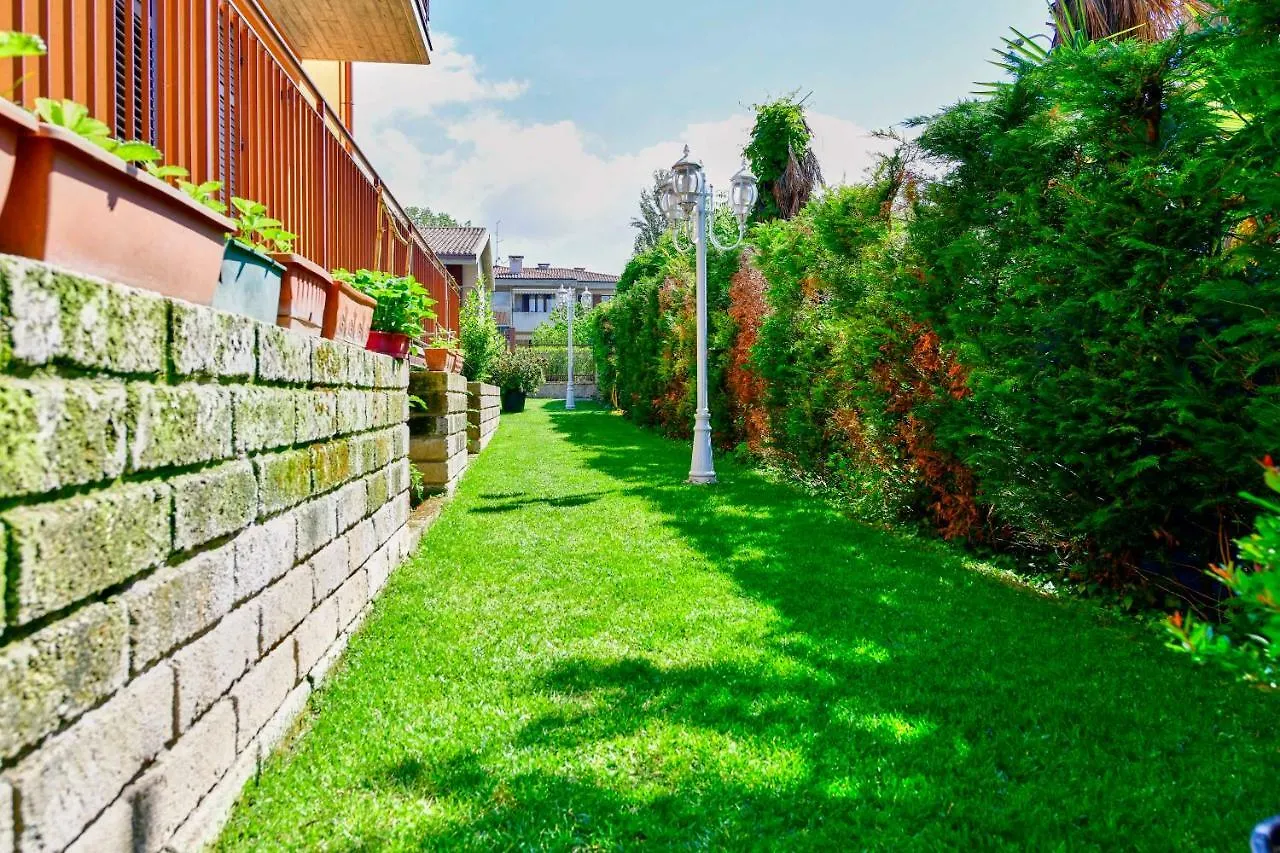 Welcome Traveller Divine Cecile Garda  0*, Garda (Verona)