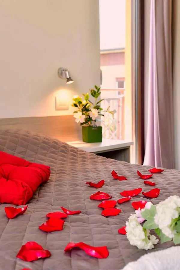 Welcome Traveller Divine Cecile Garda  Italy