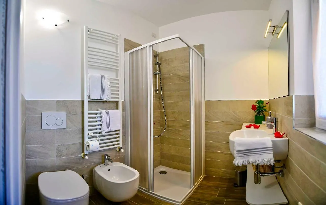 Welcome Traveller Divine Cecile Garda  0*, Garda (Verona) Italy