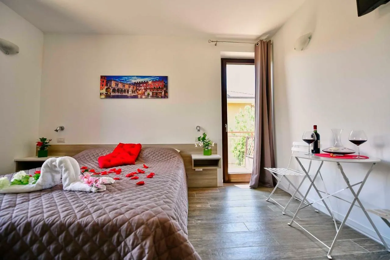 Welcome Traveller Divine Cecile Garda  0*, Garda (Verona) Italy