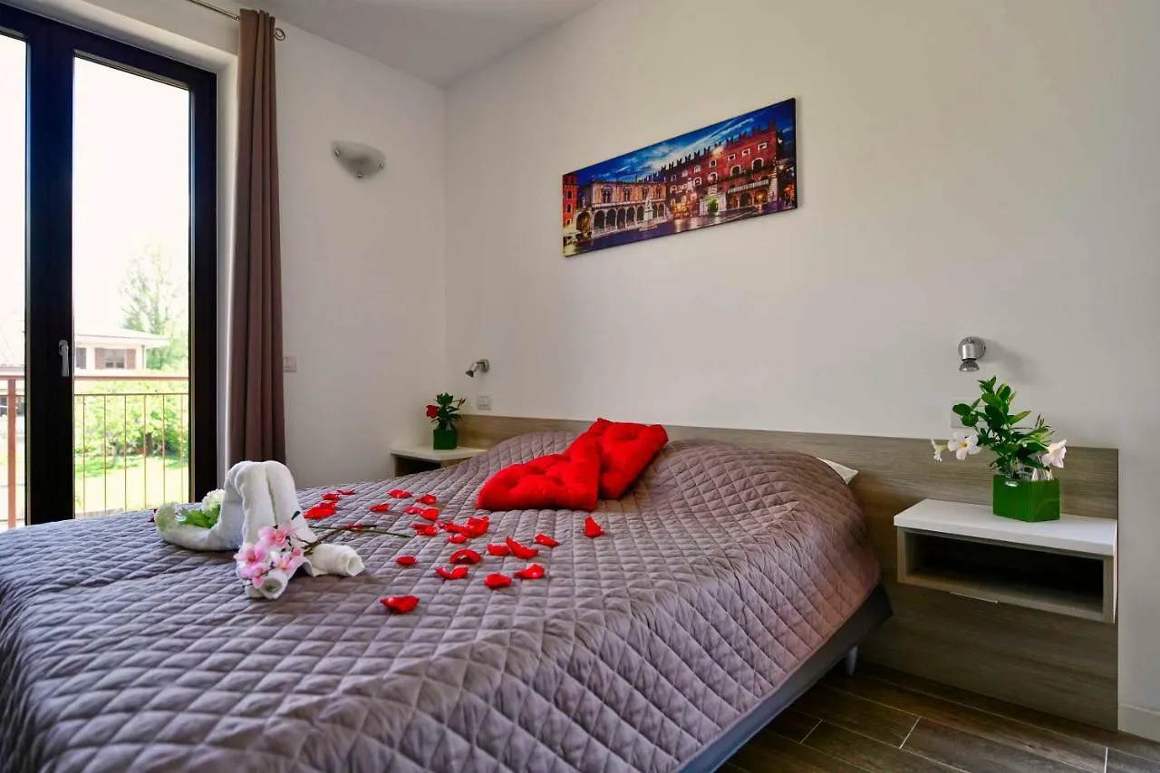 Guest house Welcome Traveller Divine Cecile Garda  Italy