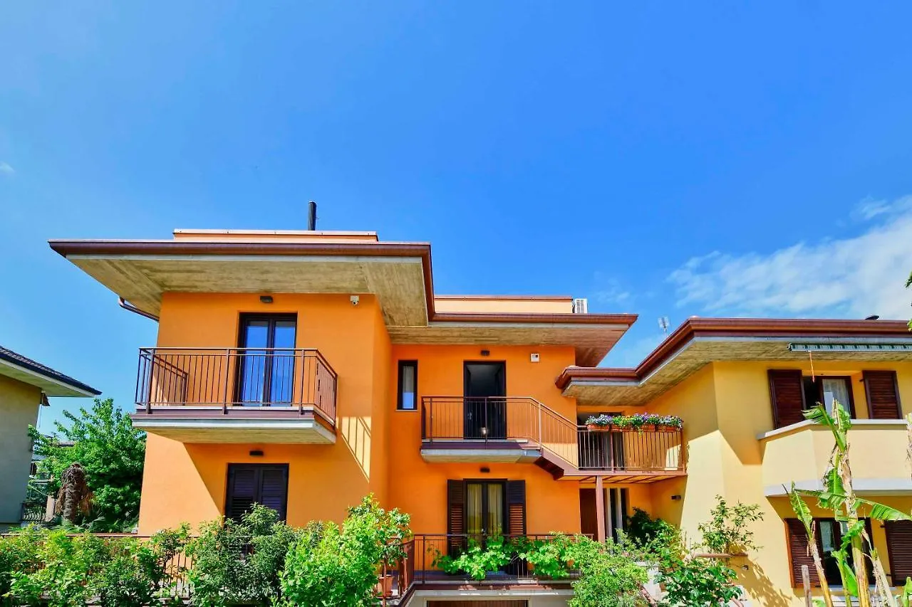 Welcome Traveller Divine Cecile Garda  Guest house